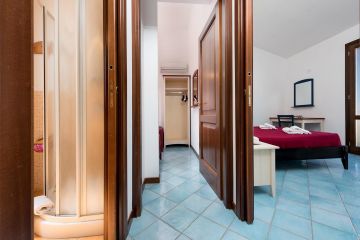 Appartamento primo piano in residence con balconi