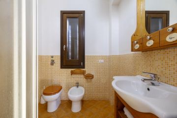 Appartamento primo piano in residence con balconi