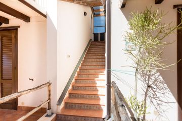 Appartamento primo piano in residence con balconi