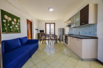 Appartamento primo piano in residence con balconi